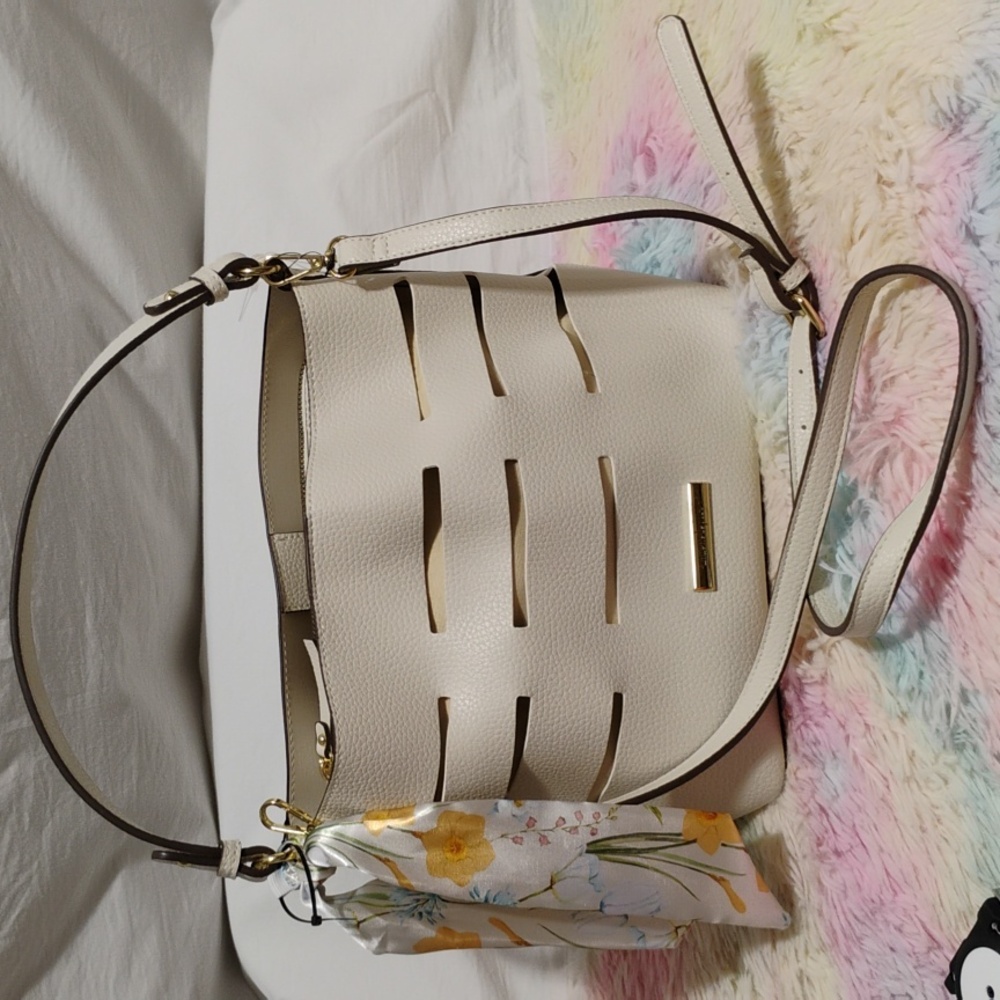 (#38) SALE! Nanette Lepore Frankie Cutout Bucket Bag W Scarf & Detachable Strap - Picture 1 of 10